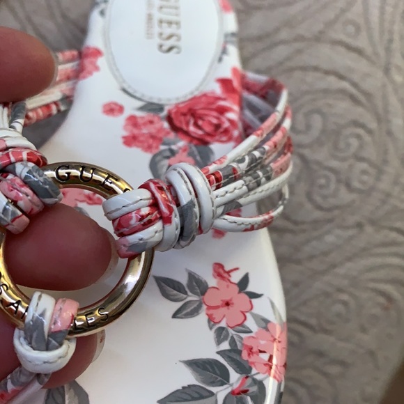 Guess! - Picture 7 of 8